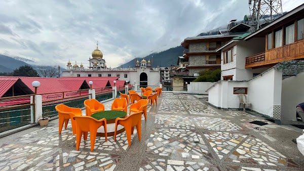 Hotel Hilltop at Mall Road Manali - Basic